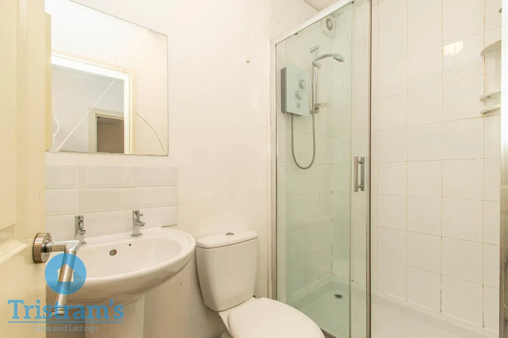 1 bedroom house share for rent