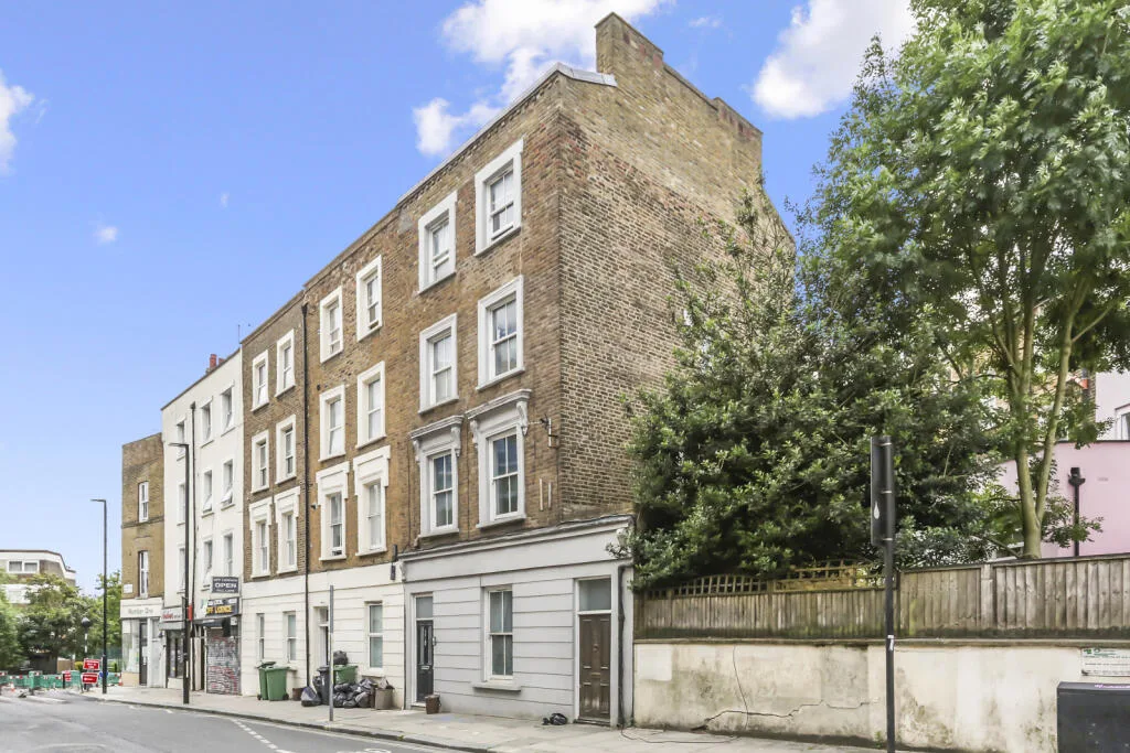 3 bedroom maisonette for rent