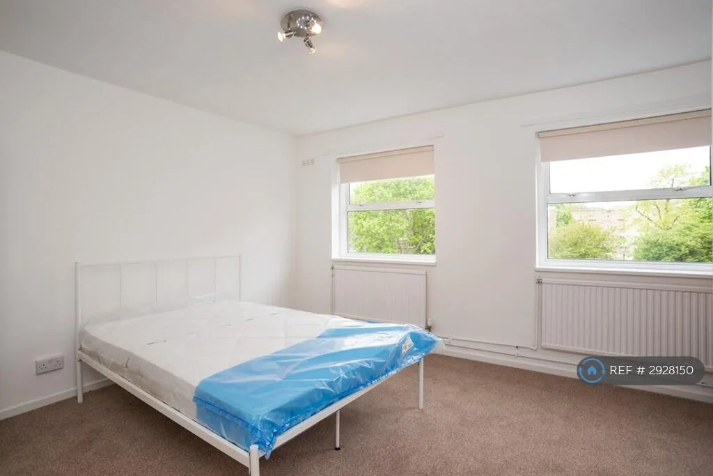 4 bedroom end of terrace house for rent