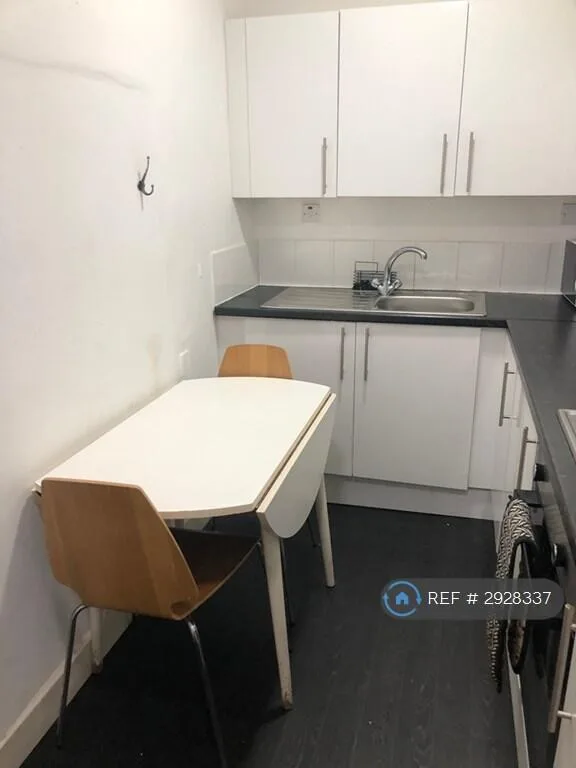 4 bedroom flat for rent