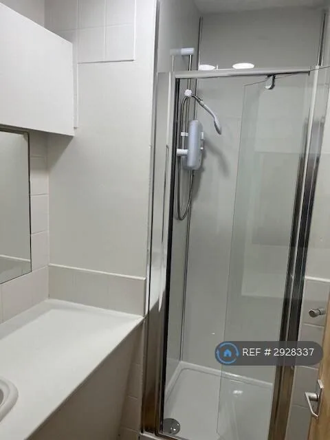 4 bedroom flat for rent