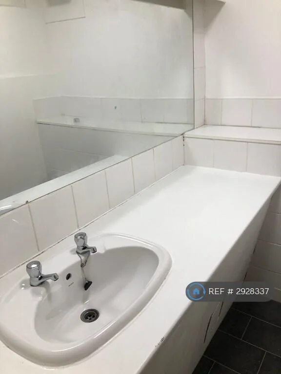 4 bedroom flat for rent