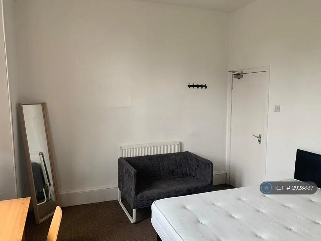 4 bedroom flat for rent
