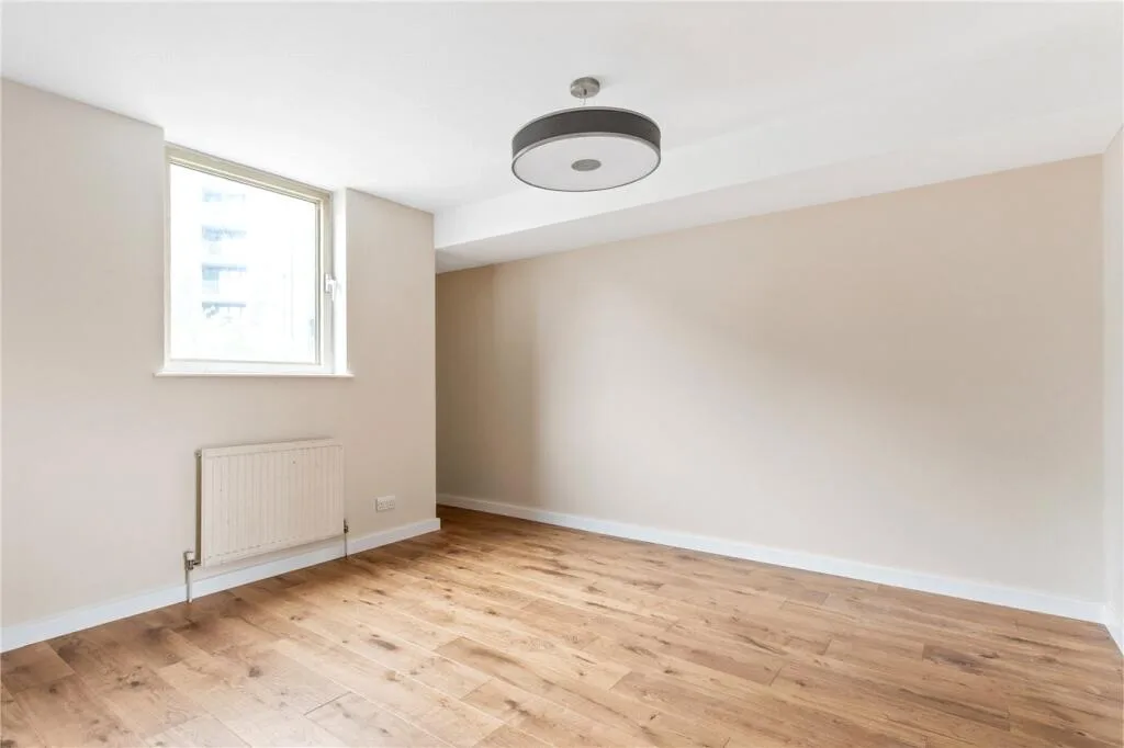 2 bedroom maisonette for rent