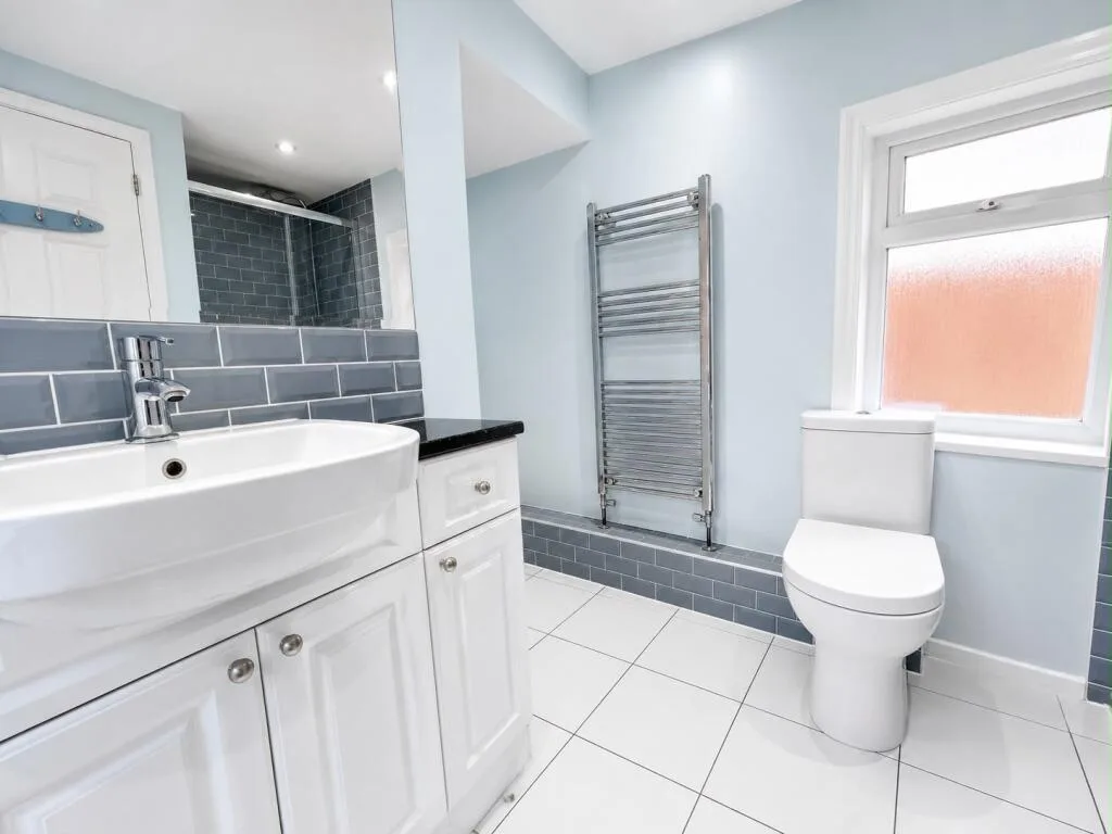 2 bedroom house for rent