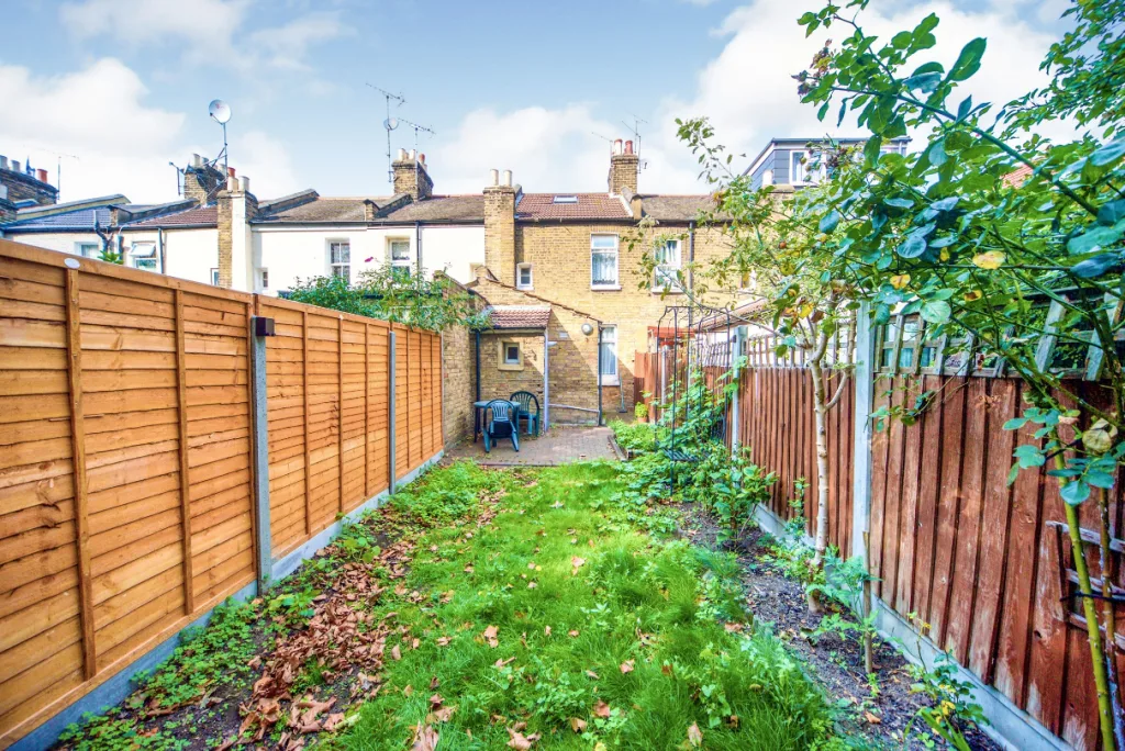 2 bedroom house for rent