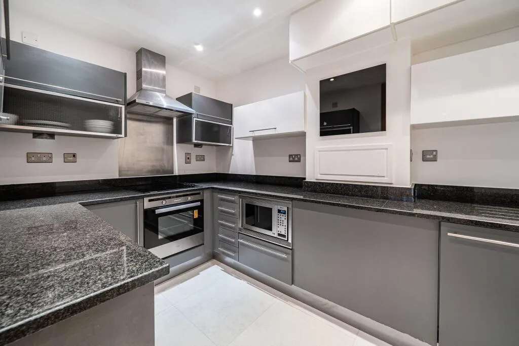 3 bedroom flat for rent