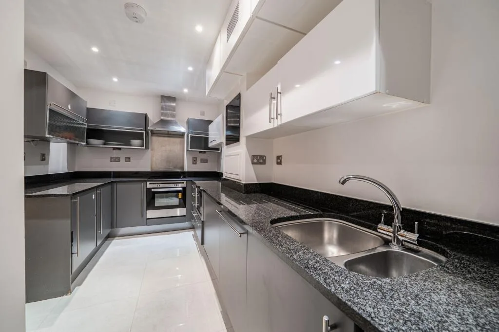 3 bedroom flat for rent