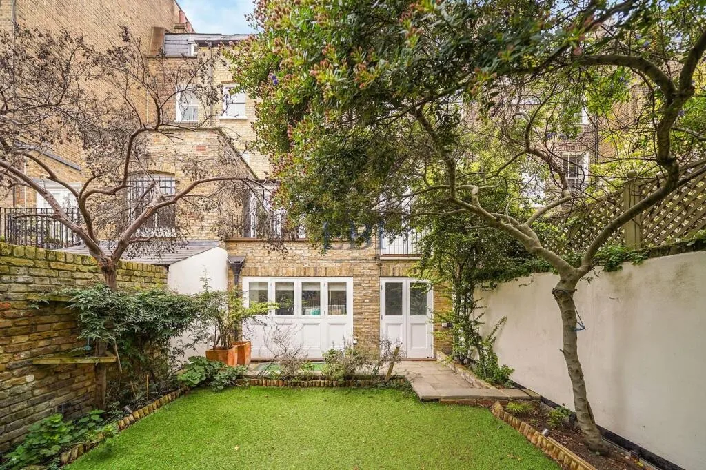 5 bedroom house for rent