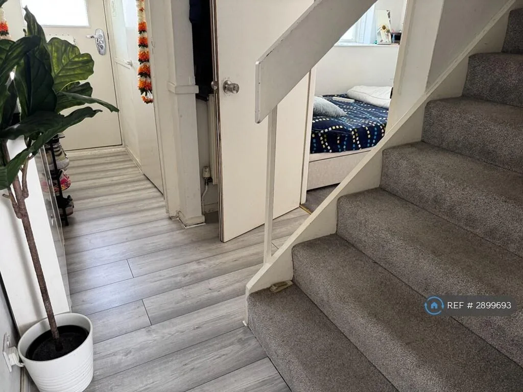 3 bedroom maisonette for rent