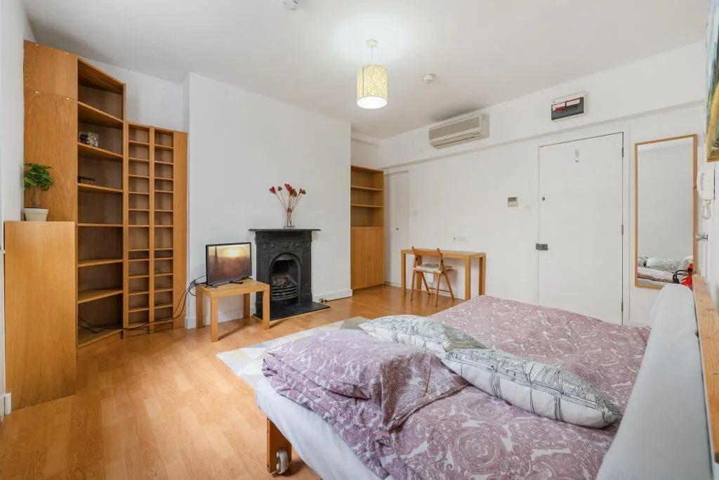 Studio flat for rent