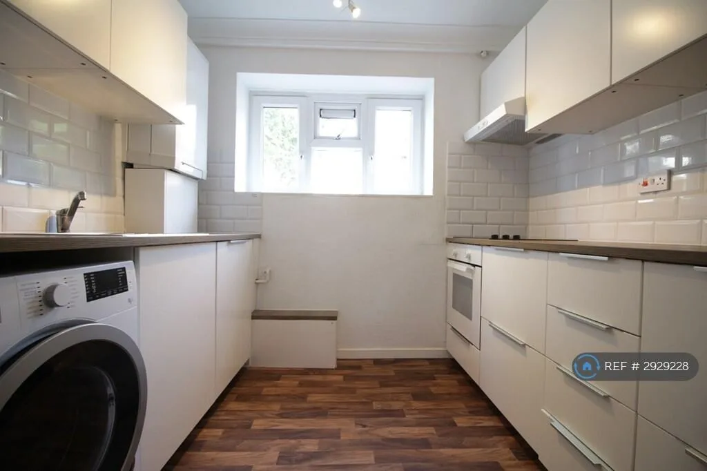 4 bedroom flat for rent