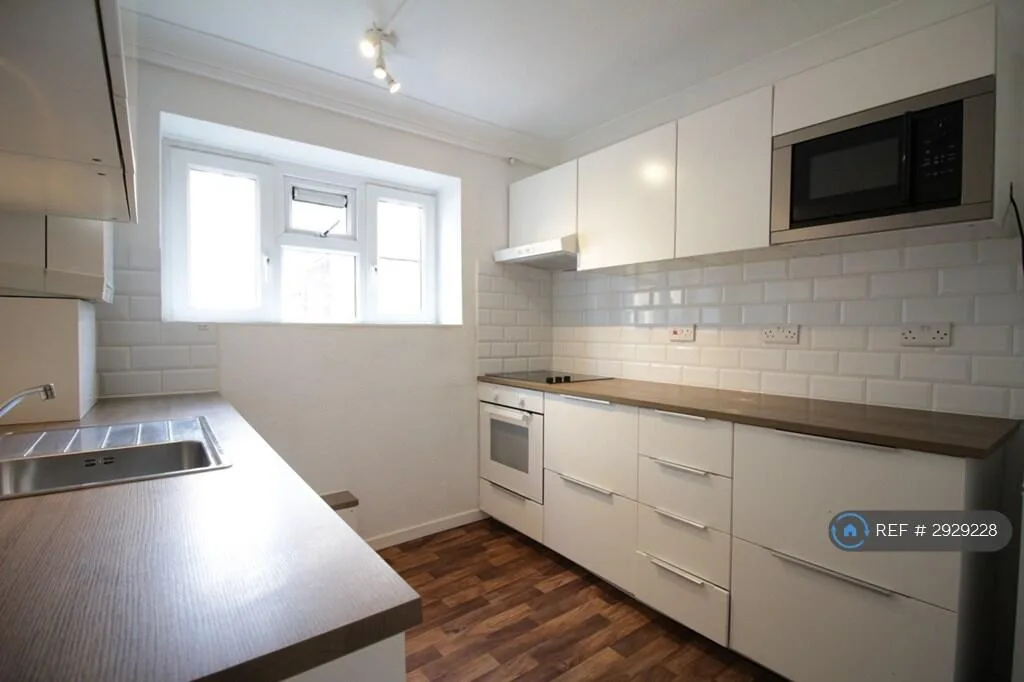4 bedroom flat for rent