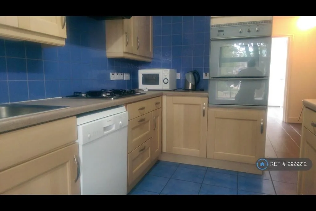 4 bedroom flat for rent