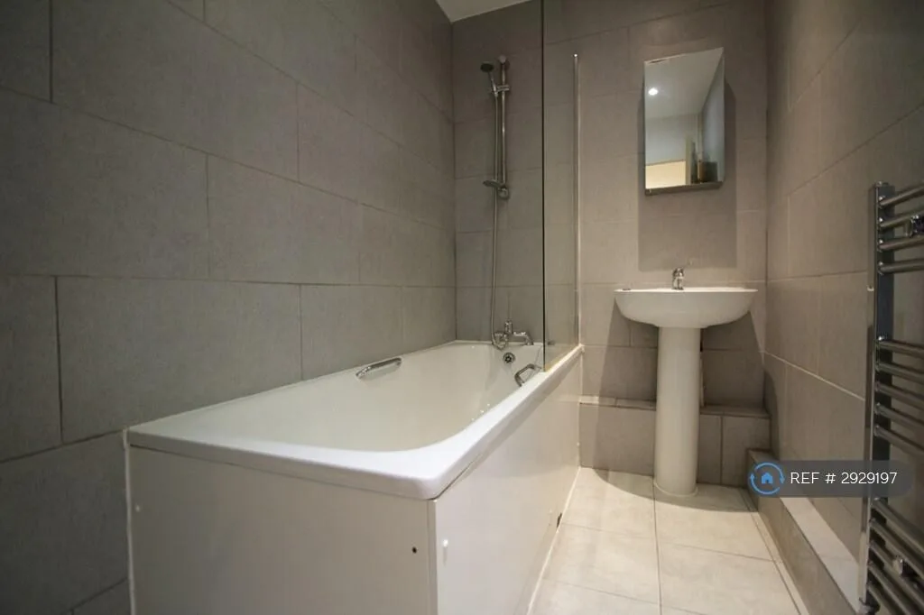 4 bedroom flat for rent