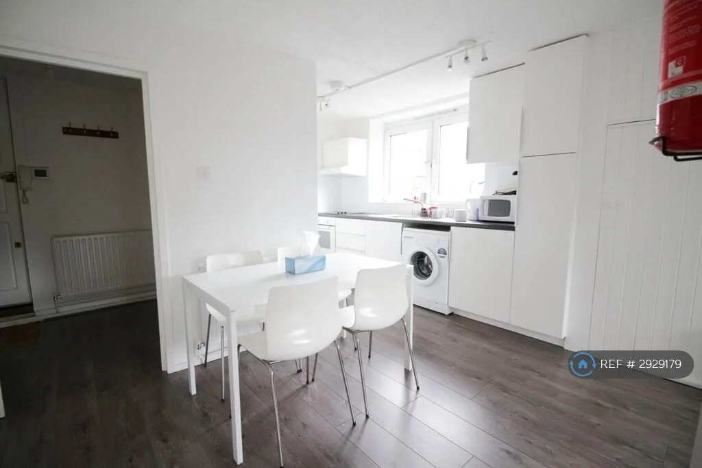 4 bedroom flat for rent