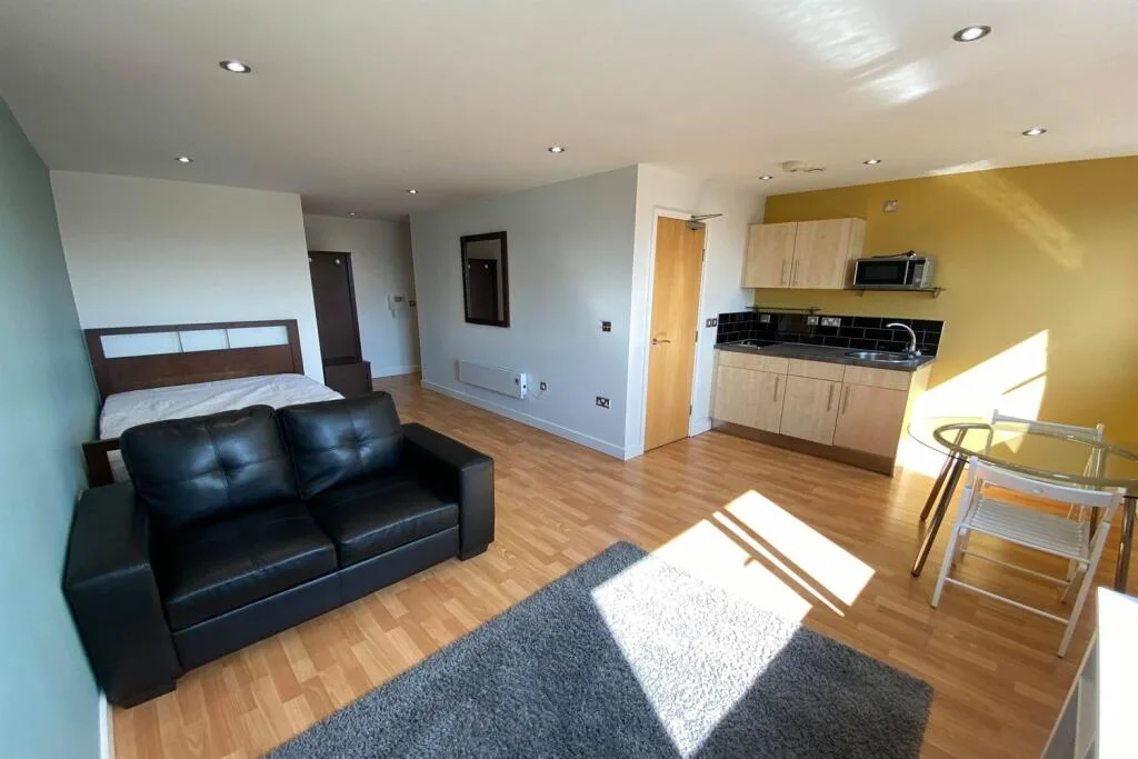 Studio flat for rent