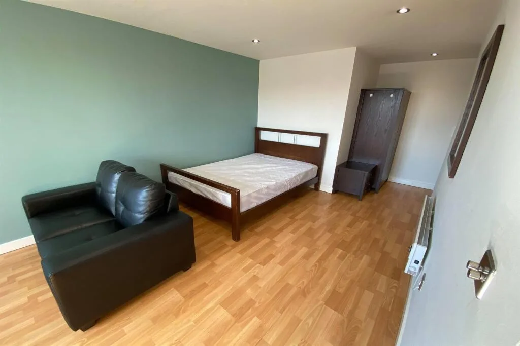 Studio flat for rent