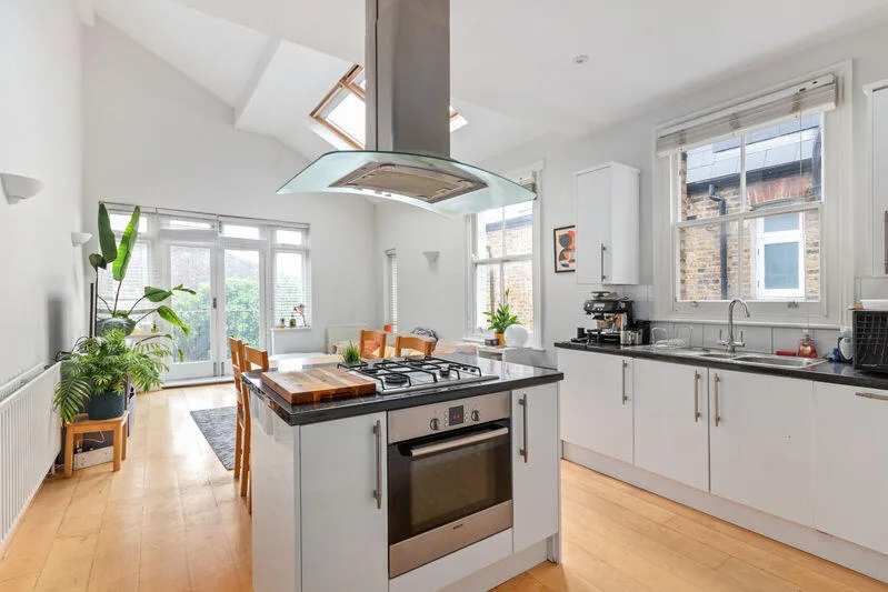 3 bedroom flat for rent