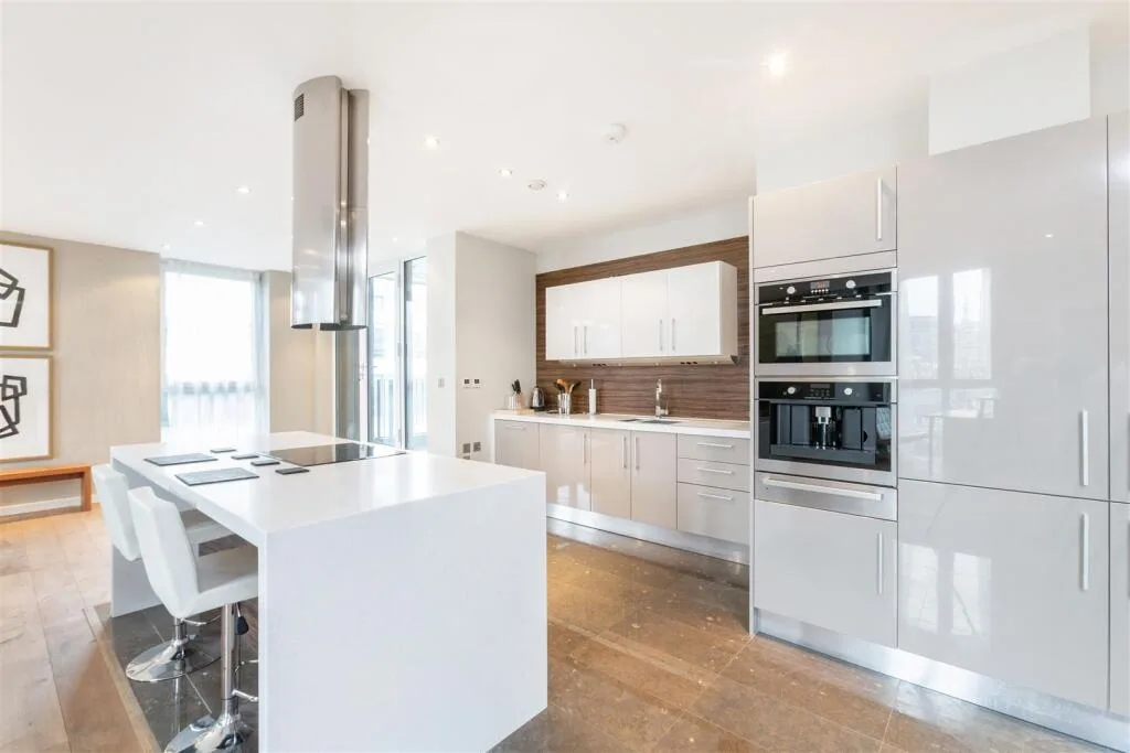 2 bedroom penthouse for rent