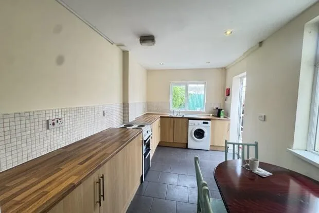 4 bedroom terraced house for rent