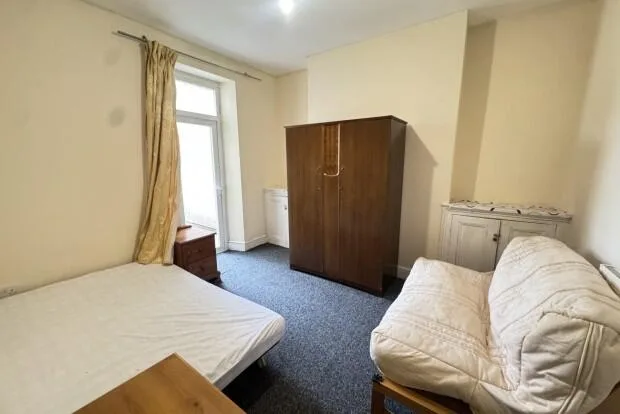 4 bedroom terraced house for rent