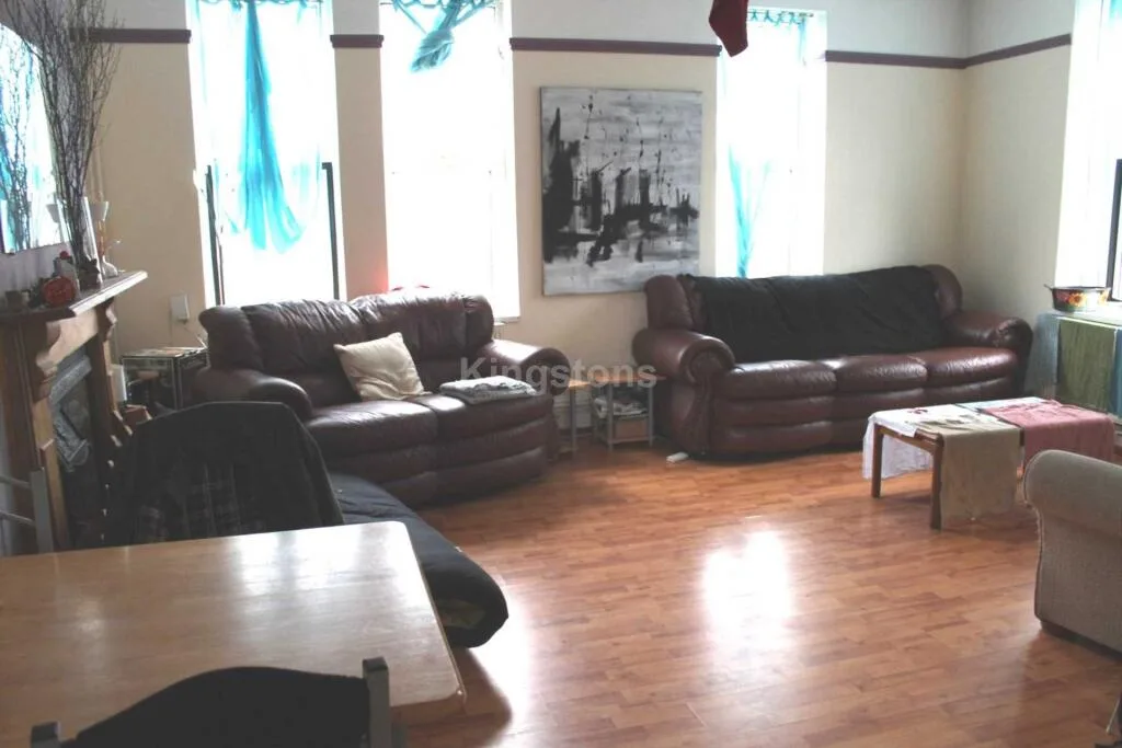 4 bedroom flat for rent