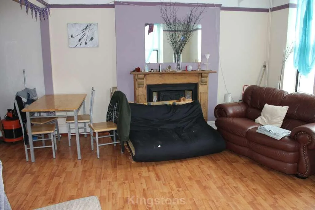 4 bedroom flat for rent