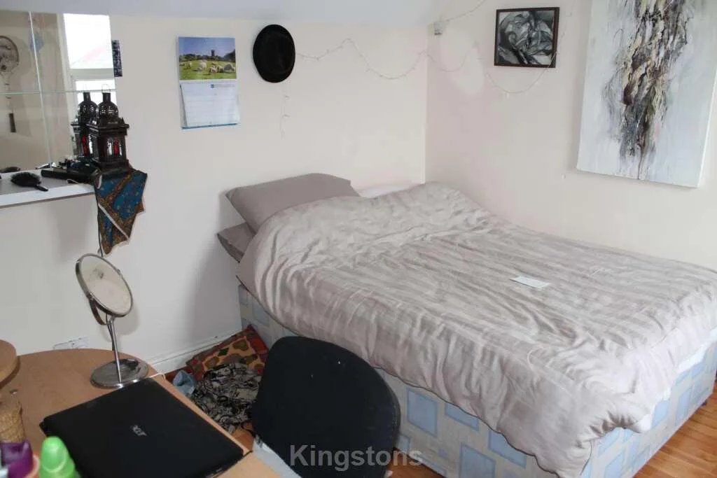 4 bedroom flat for rent