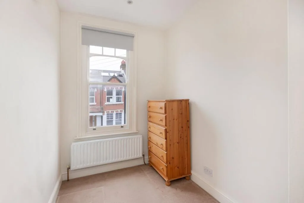 2 bedroom maisonette for rent