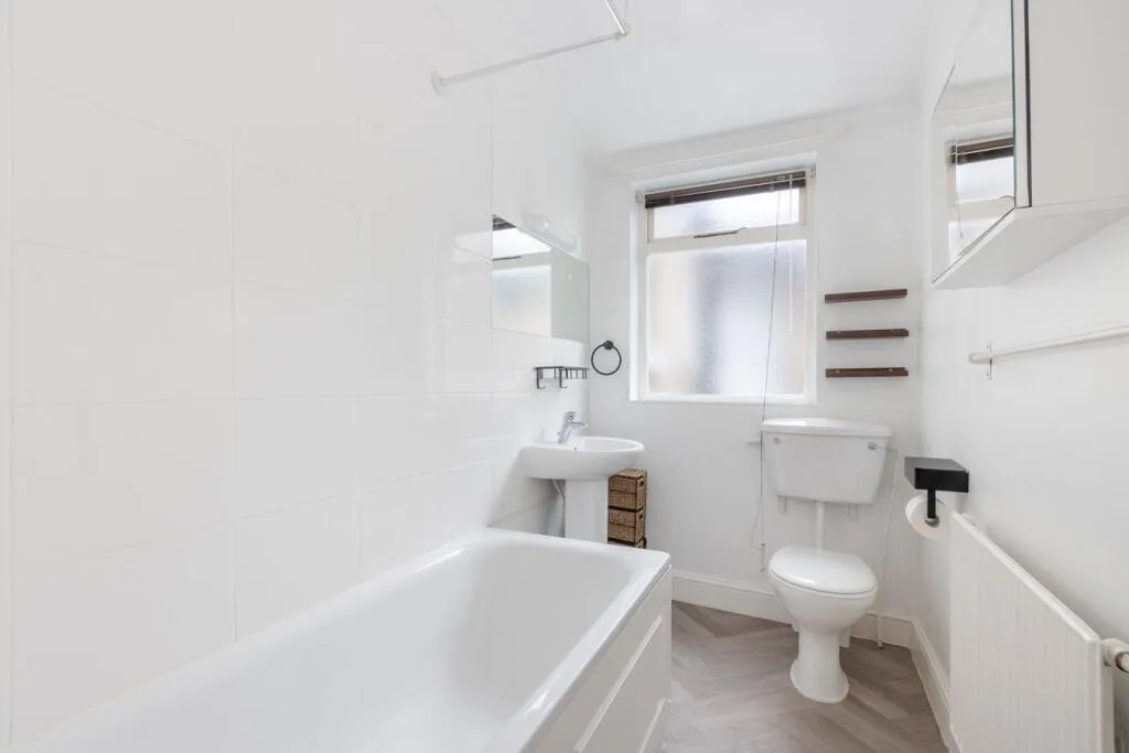 2 bedroom maisonette for rent