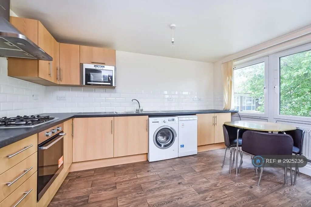 4 bedroom maisonette for rent