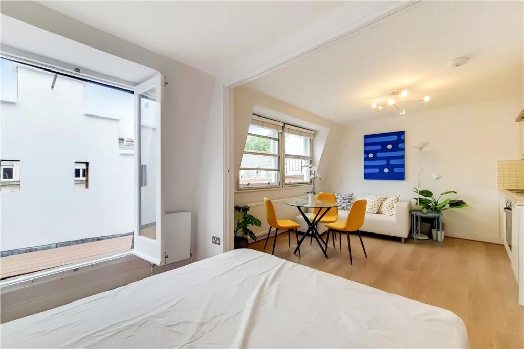 Studio flat for rent