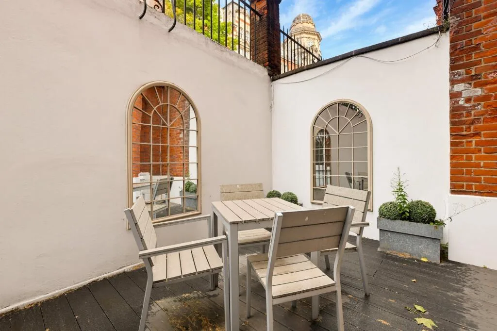 3 bedroom maisonette for rent