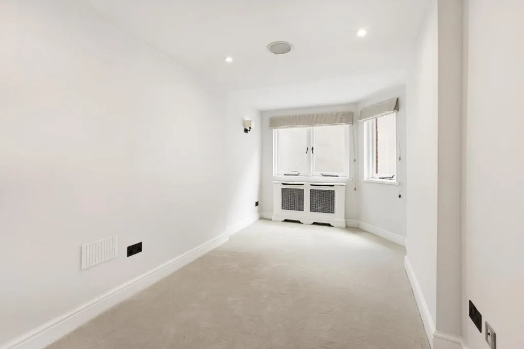 3 bedroom maisonette for rent
