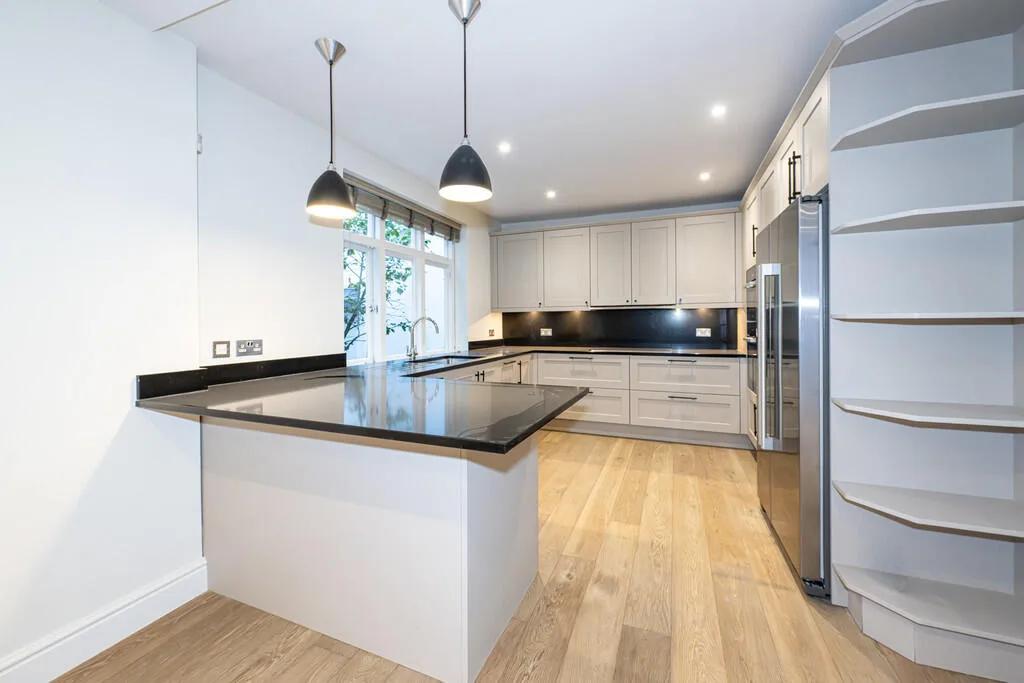 3 bedroom maisonette for rent