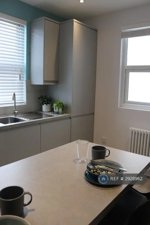 1 bedroom house share for rent