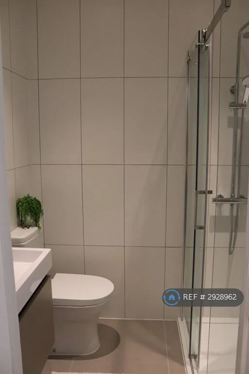 1 bedroom house share for rent