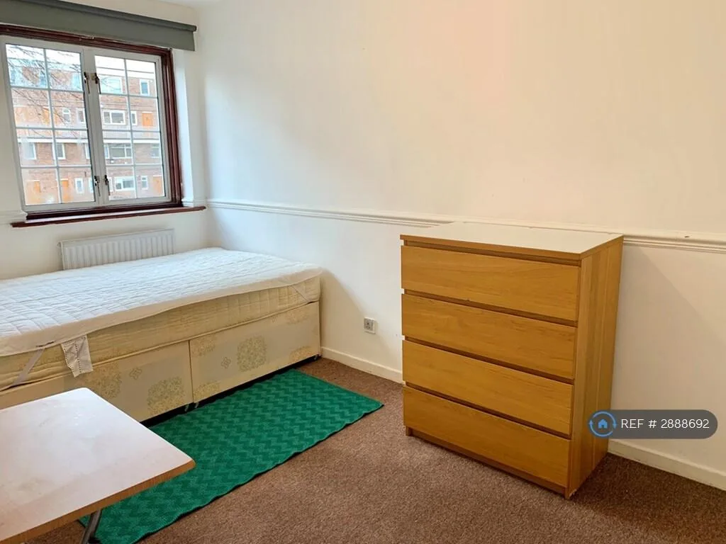 3 bedroom maisonette for rent