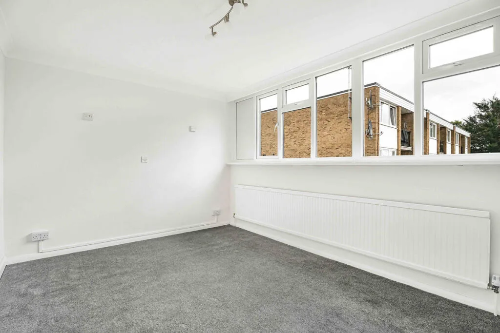 3 bedroom end of terrace house for rent