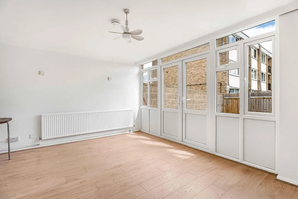 3 bedroom end of terrace house for rent