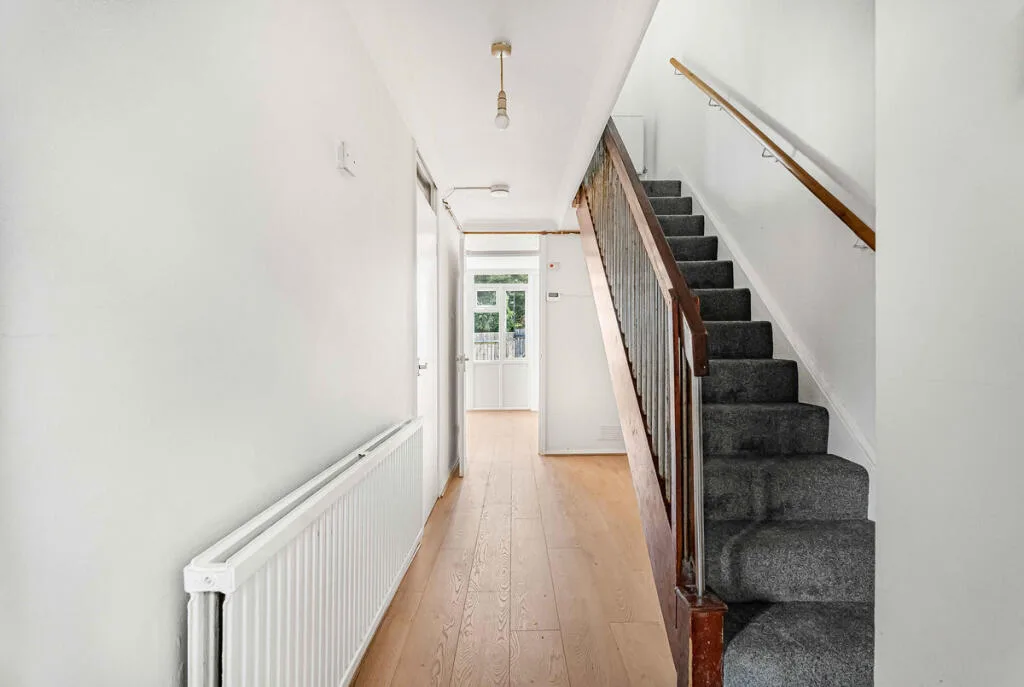 3 bedroom end of terrace house for rent