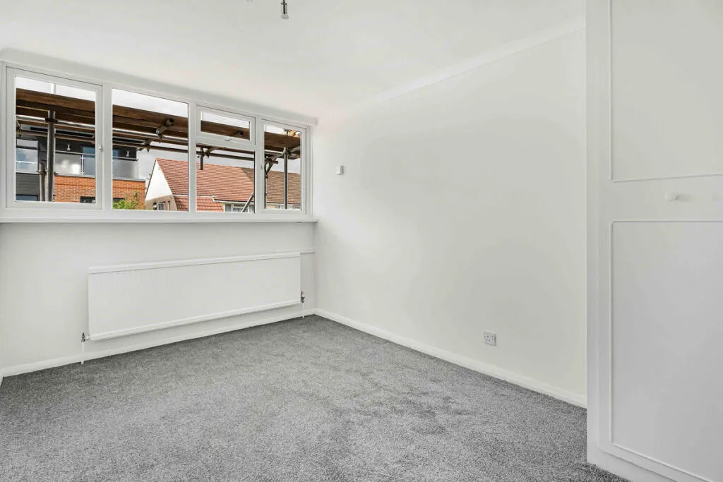 3 bedroom end of terrace house for rent
