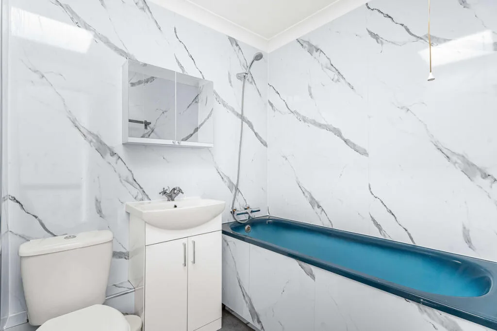 3 bedroom end of terrace house for rent