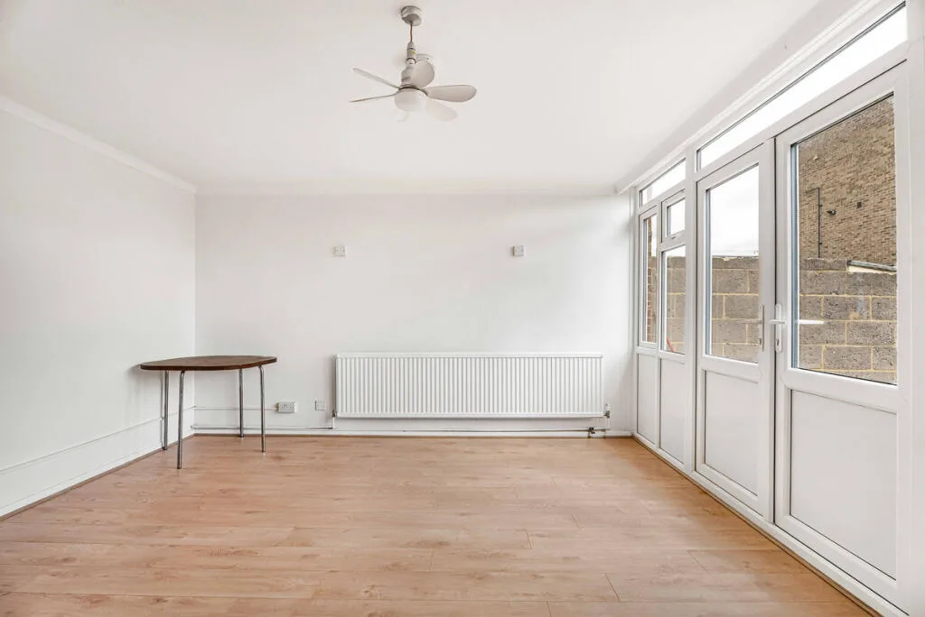 3 bedroom end of terrace house for rent