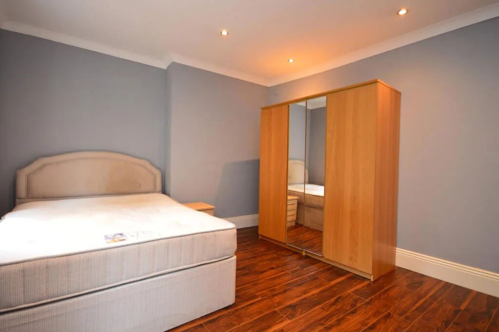 3 bedroom flat for rent