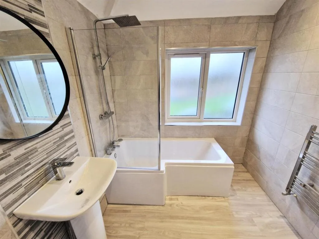 2 bedroom semi-detached house for rent