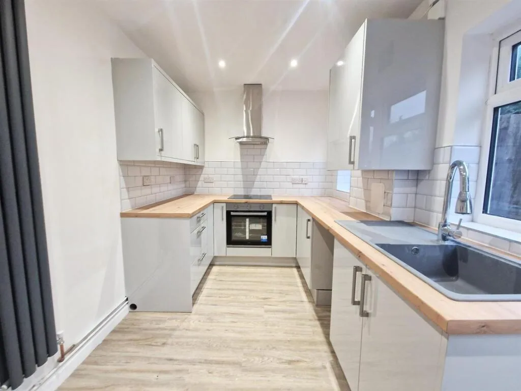 2 bedroom semi-detached house for rent