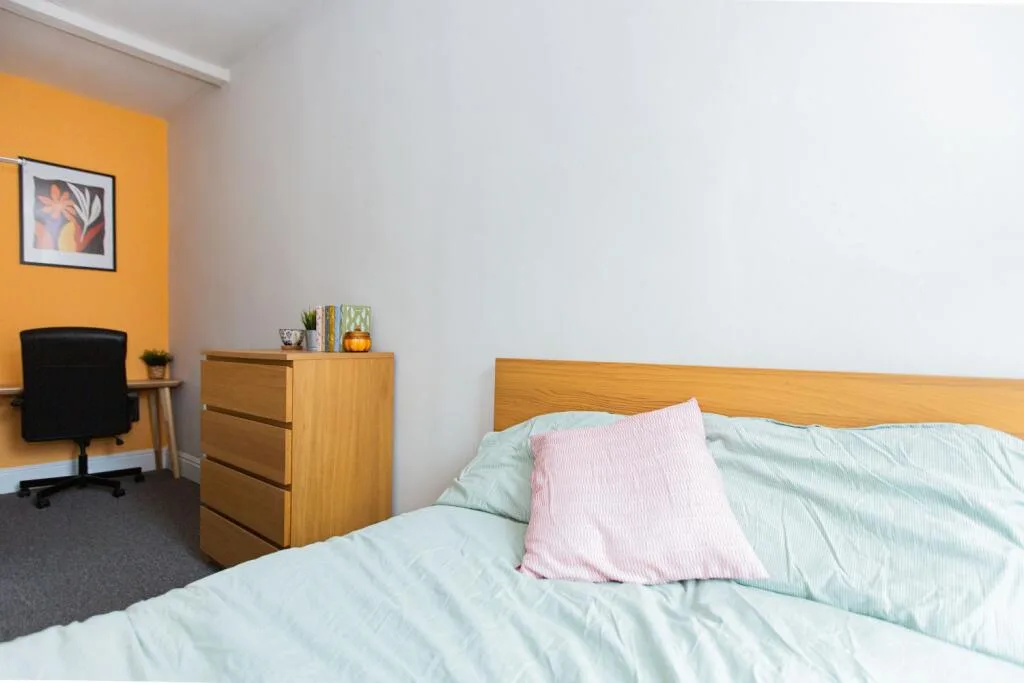 1 bedroom house share for rent