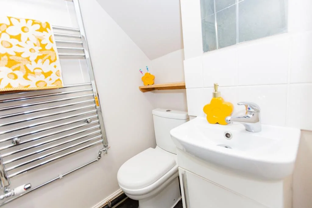 1 bedroom house share for rent